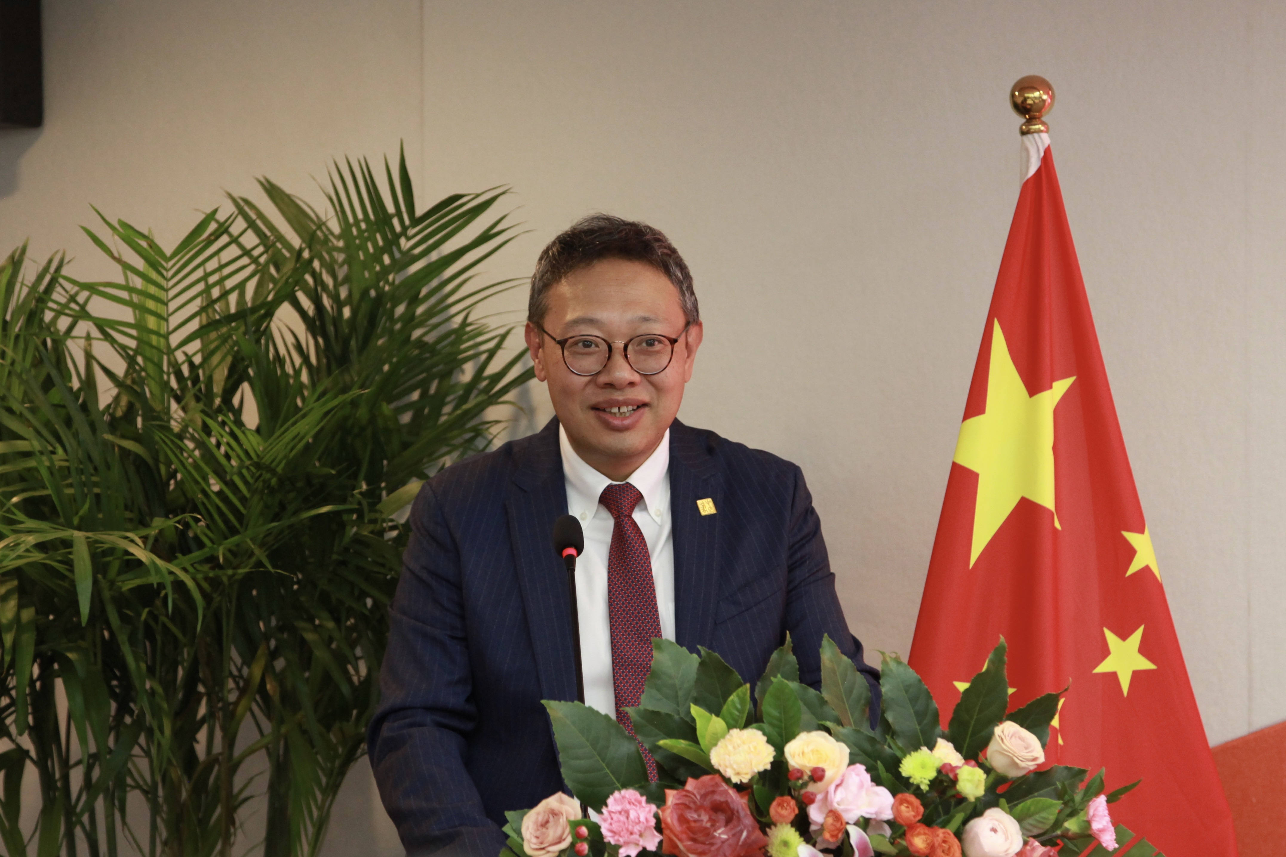 中瑞诚管委会主任暨执行总裁何源泉.jpeg